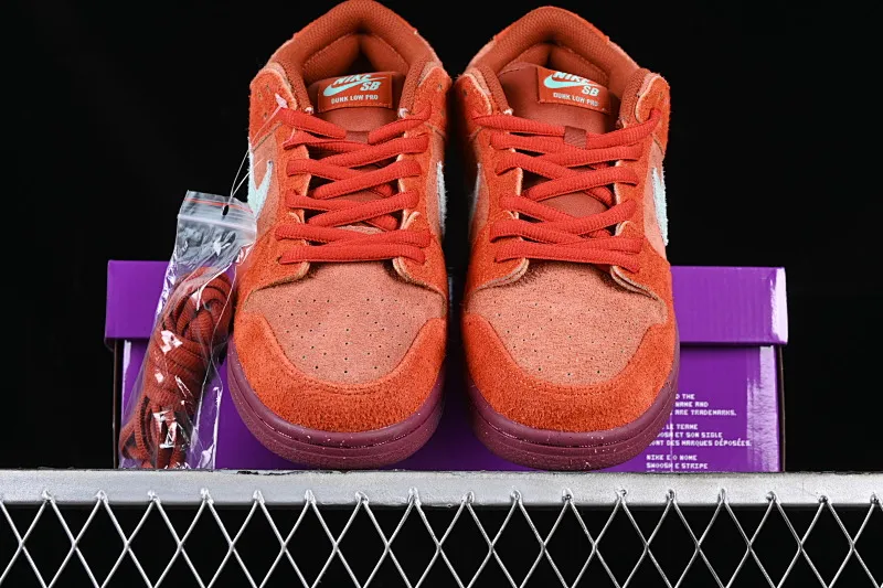 All Categories Nk SB Dunk Series Nk SB Dunk Low Low-top Sneakers Nk SB Dunk Low "Mystic Red" Burgundy Autumn and Winter SB Low-top Casual Sneakers DV5429-601